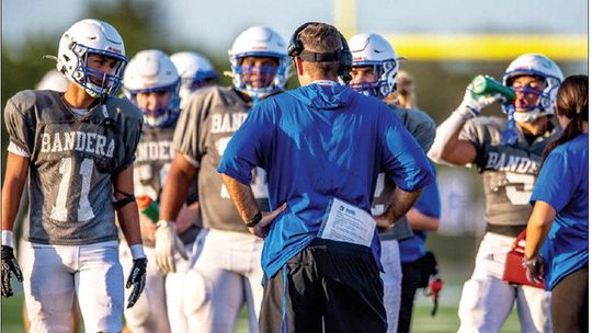 Bulldogs close preseason, head to Fredericksburg for opener