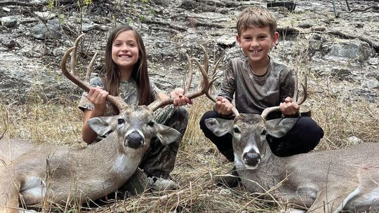 KIDS BAG DEER IN MEDINA