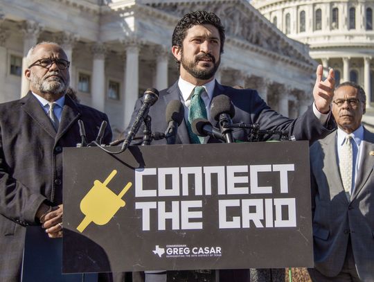 Austin congressman introduces Connect the Grid Act