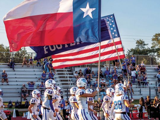 Bandera stays undefeated with 31-25 win over Lytle