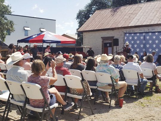 Bandera welcomes Robert Earl Keen on 30th Anniversary of Recording Gringo Honeymoon