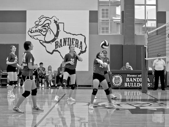 BMS volleyball secures victories against Pearsall