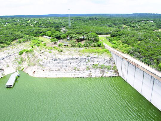 Conservation group calls for new Medina Lake water management