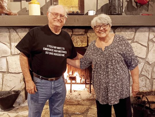 COUPLE CELEBRATES 60 YEARS