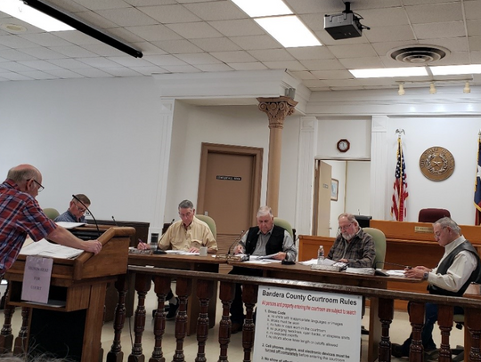 Keith Neffendorf presents his Bandera County audit to the Court. Pictured from left, Precinct 2 Commissioner Greg Grothues, P1 Commissioner Bruce Eliker, Judge Richard Evans, P3 Commissioner Jack Moseley, and P4 Commissioner Jordan “Jody” Rutherford. 