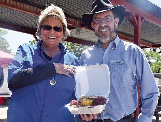 CRAWFISH BOIL BENEFITS FIREFIGHTERS