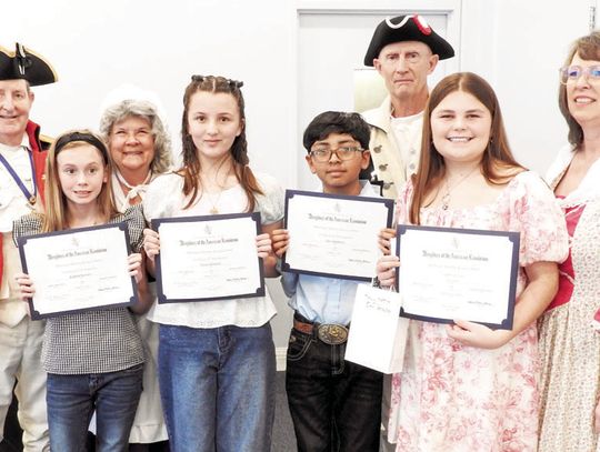 DAR chapter honors students at George Washington Celebration