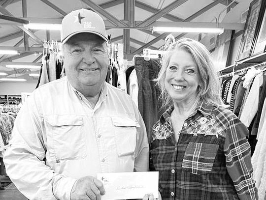 Farmers Mark Food Connection Day with Donation, Outreach