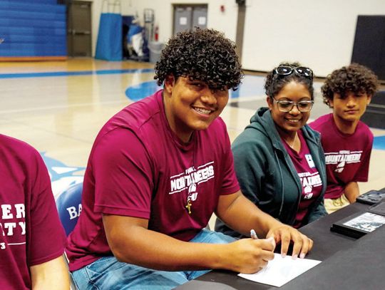 Harman, Evans sign to play football at Schreiner