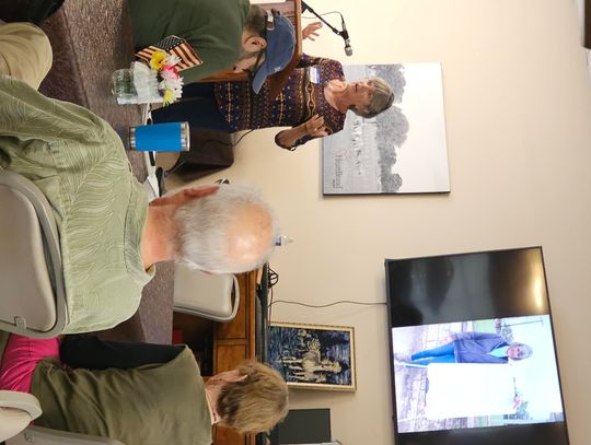 Hull speaks to Dem club about political writing at the Bulletin