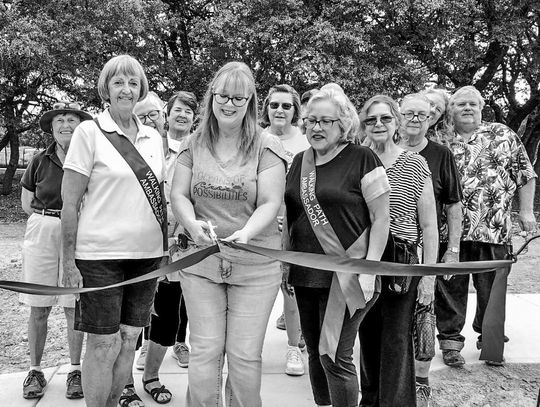 Lakehills library opens new track