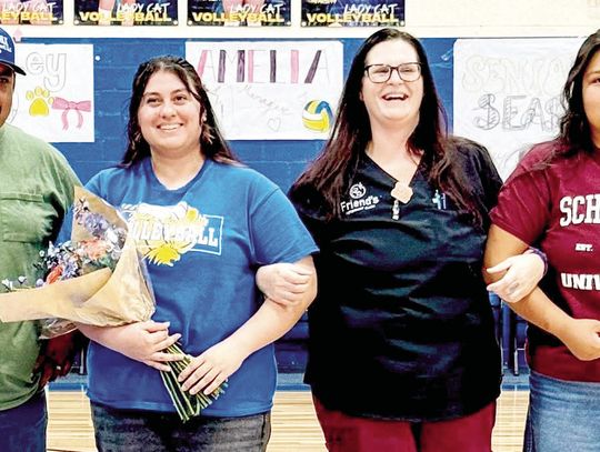 Medina honors seniors, continues football run