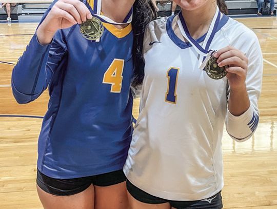 Medina volleyball kicks off season with tourney honors