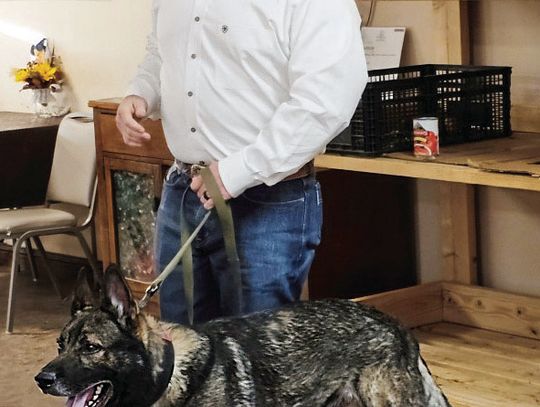 Sheriff visits Republican Women, touts canine