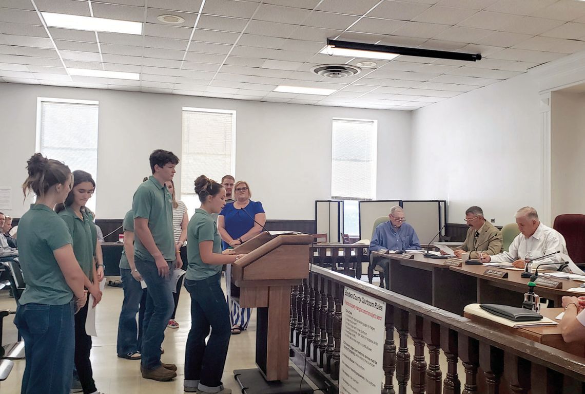 4H PRESENTS AT COURT
