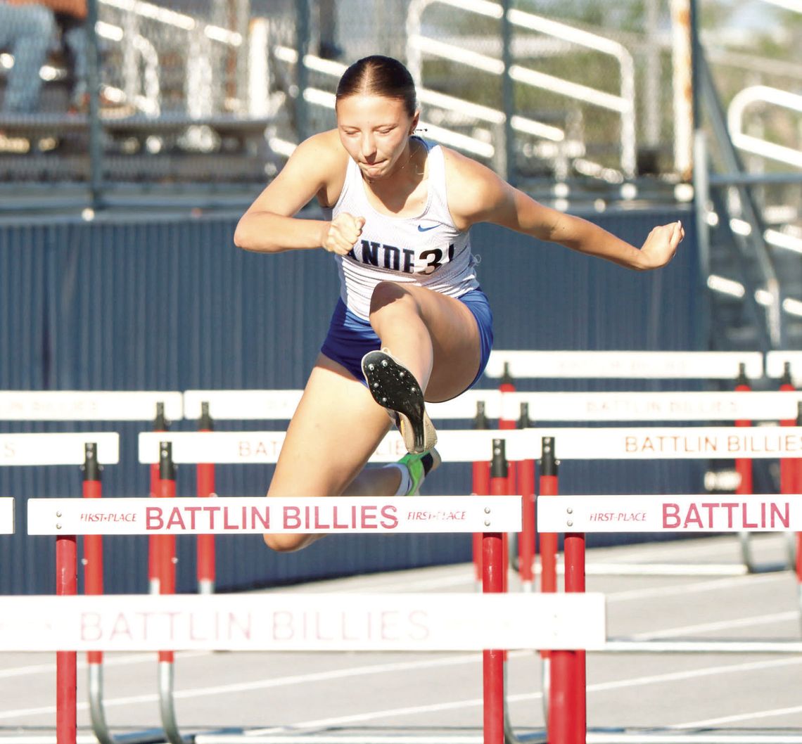 Bandera girls show unity at district meet