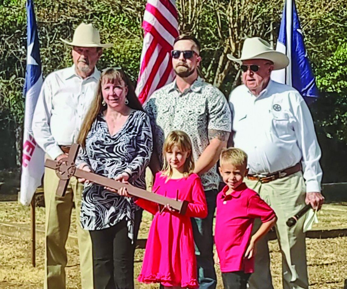 Bandera merchant honored with Memorial Cross