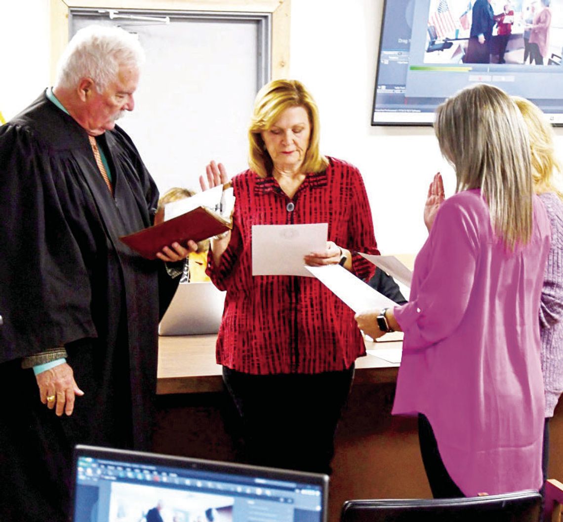 Council swears in trio, approves grant resolutions