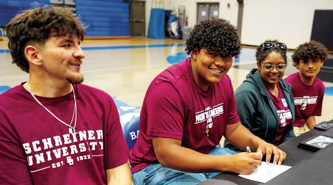 Harman, Evans sign to play football at Schreiner