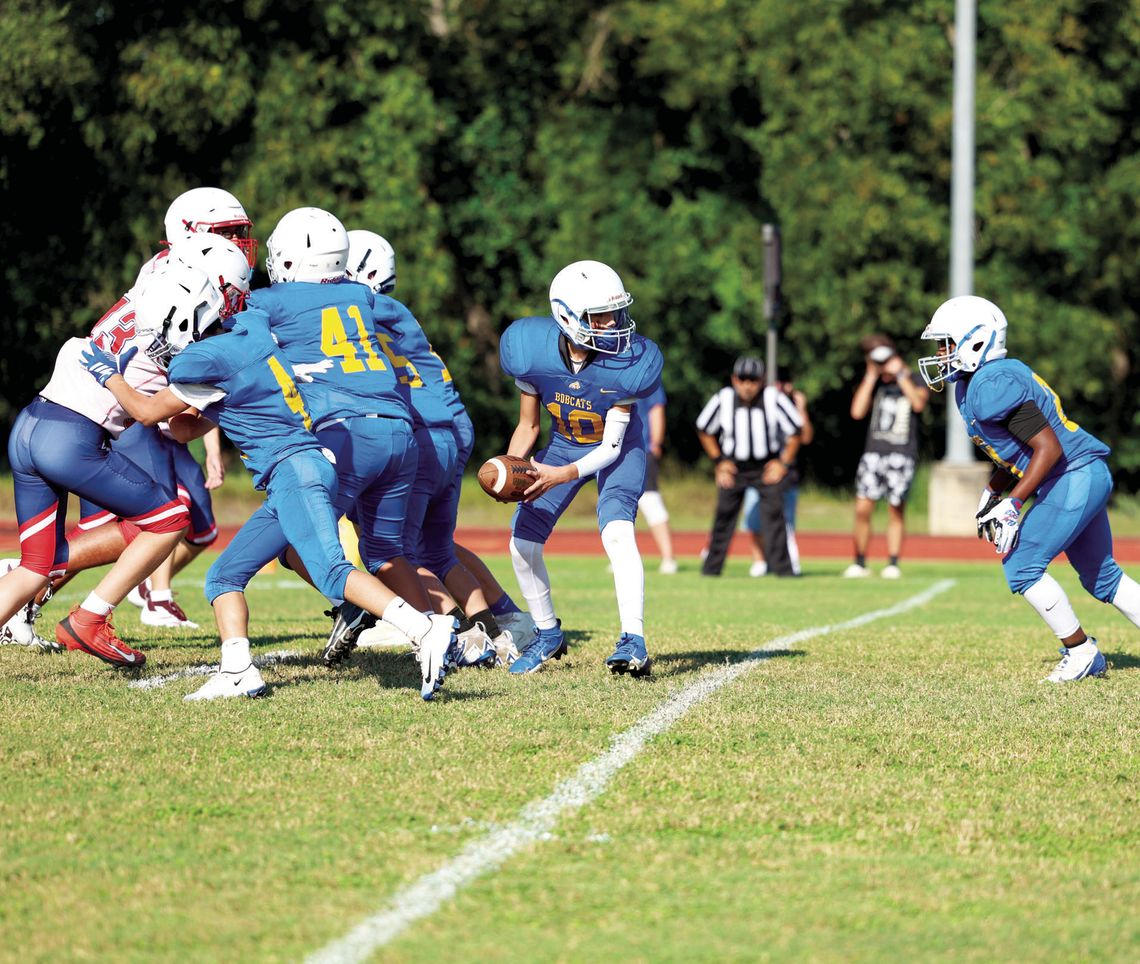 Medina teams post sweep in volleyball, football matchups